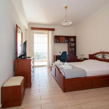 Spartan 5th Floor Apartment *